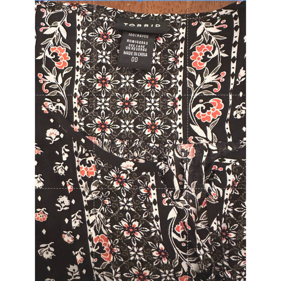 Euc Torrid floral long sleeve blouse with tie neck size 00 - Picture 5 of 7